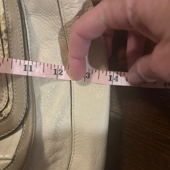 Cream Coach Shoulder Bag - Picture 9 of 13